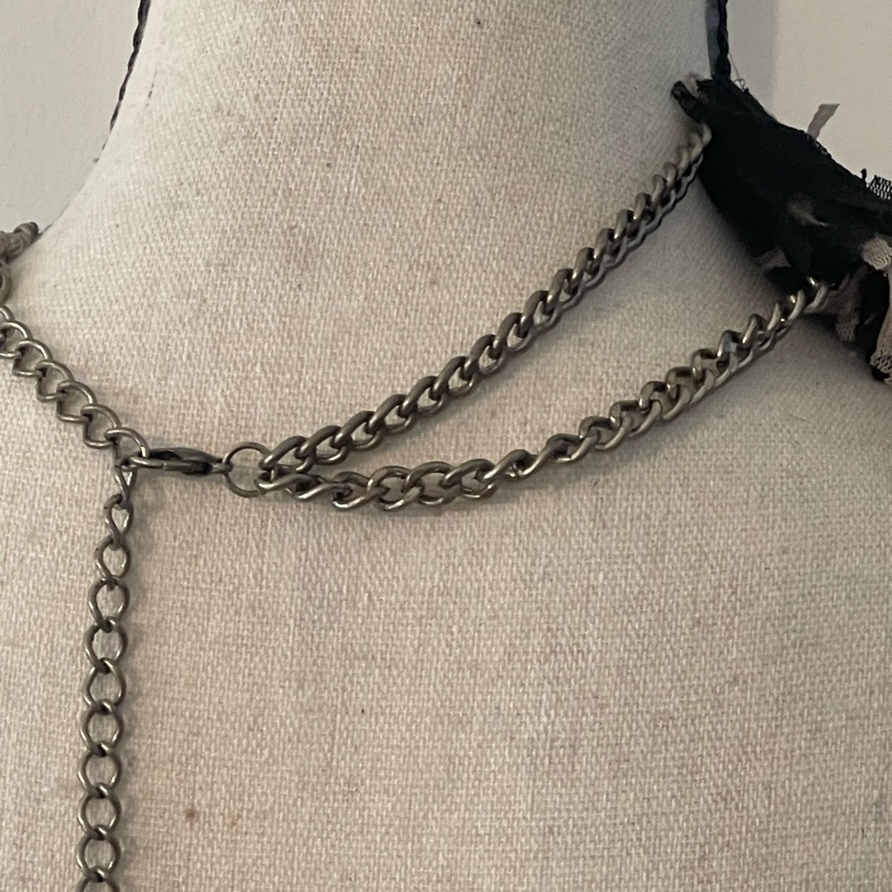 Unique silver tone necklace with chains! - Picture 5 of 6